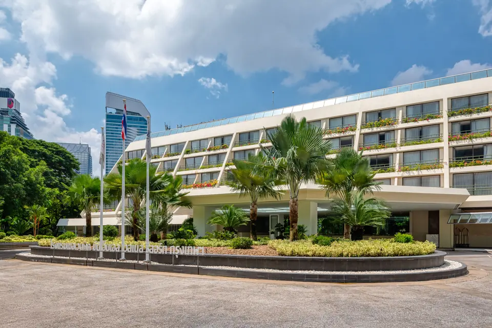 Movenpick BDMS Wellness Resort Bangkok entrance and garden via Expedia
