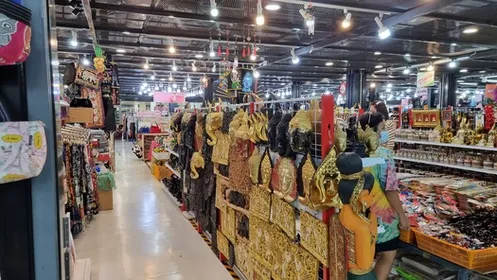 Where Is Pratunam Market in Bangkok? Location and How to Get There