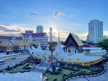 Things to Do in Sathorn, Bangkok: Temples, Parks, Riverside Hotels and Rooftops