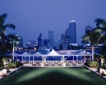 The Peninsula Bangkok review: every room faces the river, from the quieter bank
