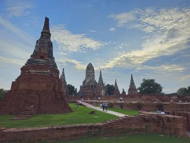 Ayutthaya day trip from Bangkok: temples, Bang Pa-In Palace and how to get there