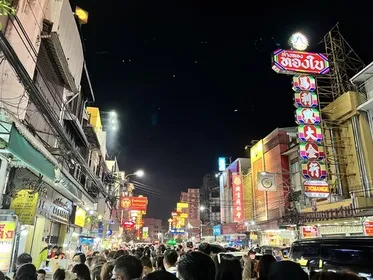 Yaowarat: A Guide to Chinatown Bangkok, From Street Food to the Golden Buddha