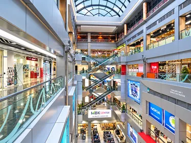 Things to Do Near MBK Bangkok: Art, Silk, an Aquarium and Seafood Within Walking Distance